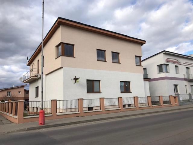 Apartman Matko Levice Exterior photo